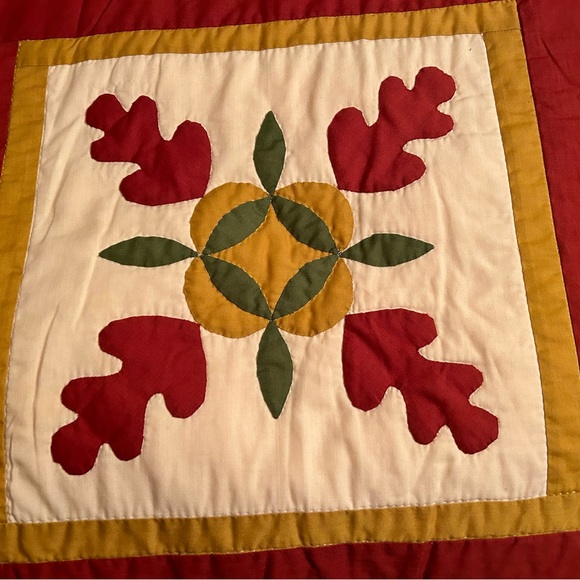 Homemade patchwork hand stitched quilt bedspread, queen 100”x76” - Picture 2 of 4